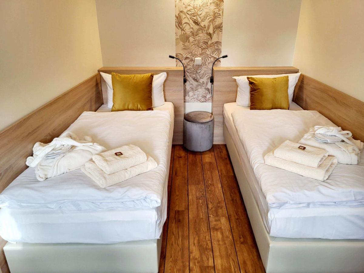 Hotel An Den Bleichen Щралзунд Екстериор снимка