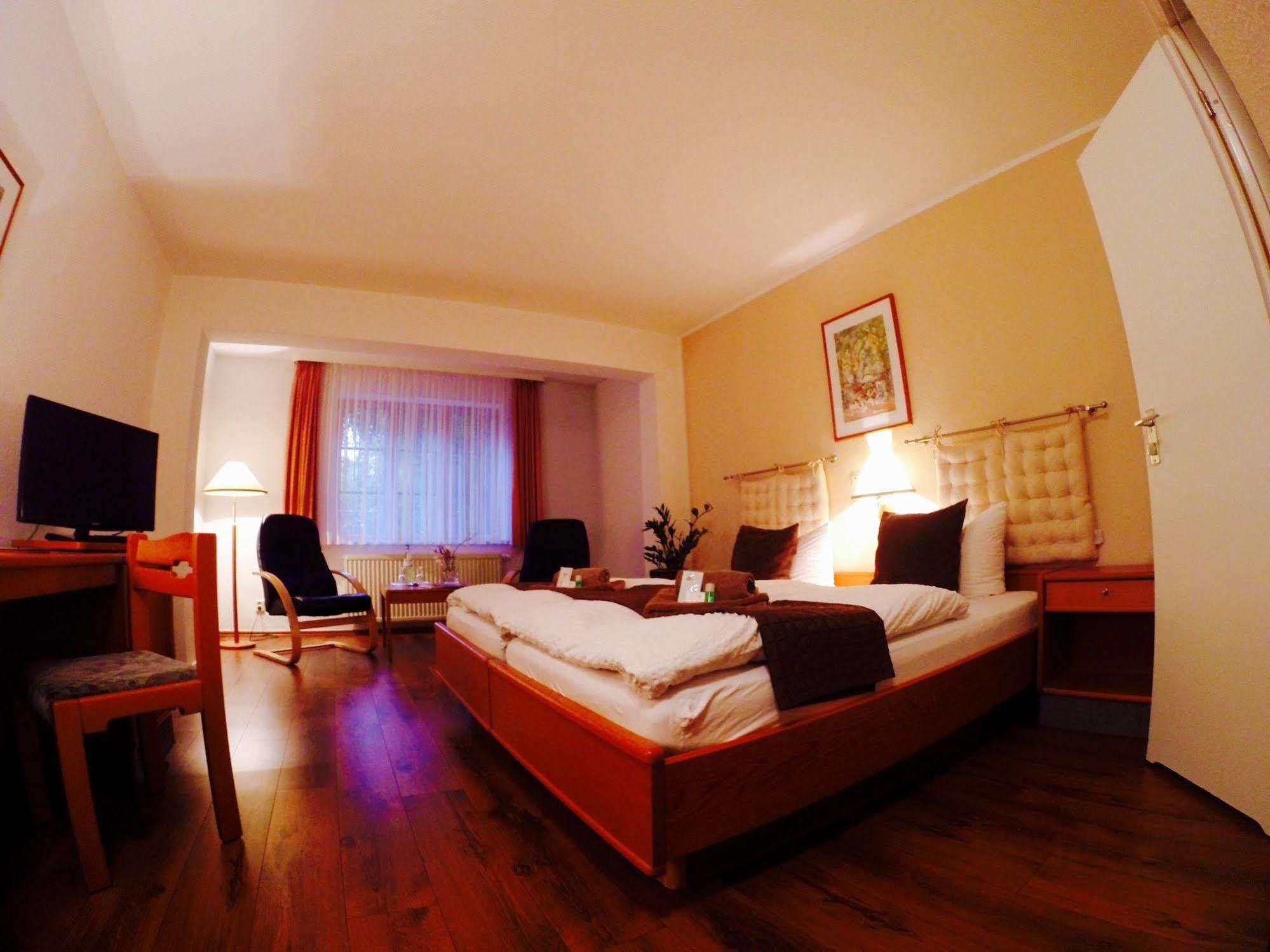 Hotel An Den Bleichen Щралзунд Екстериор снимка