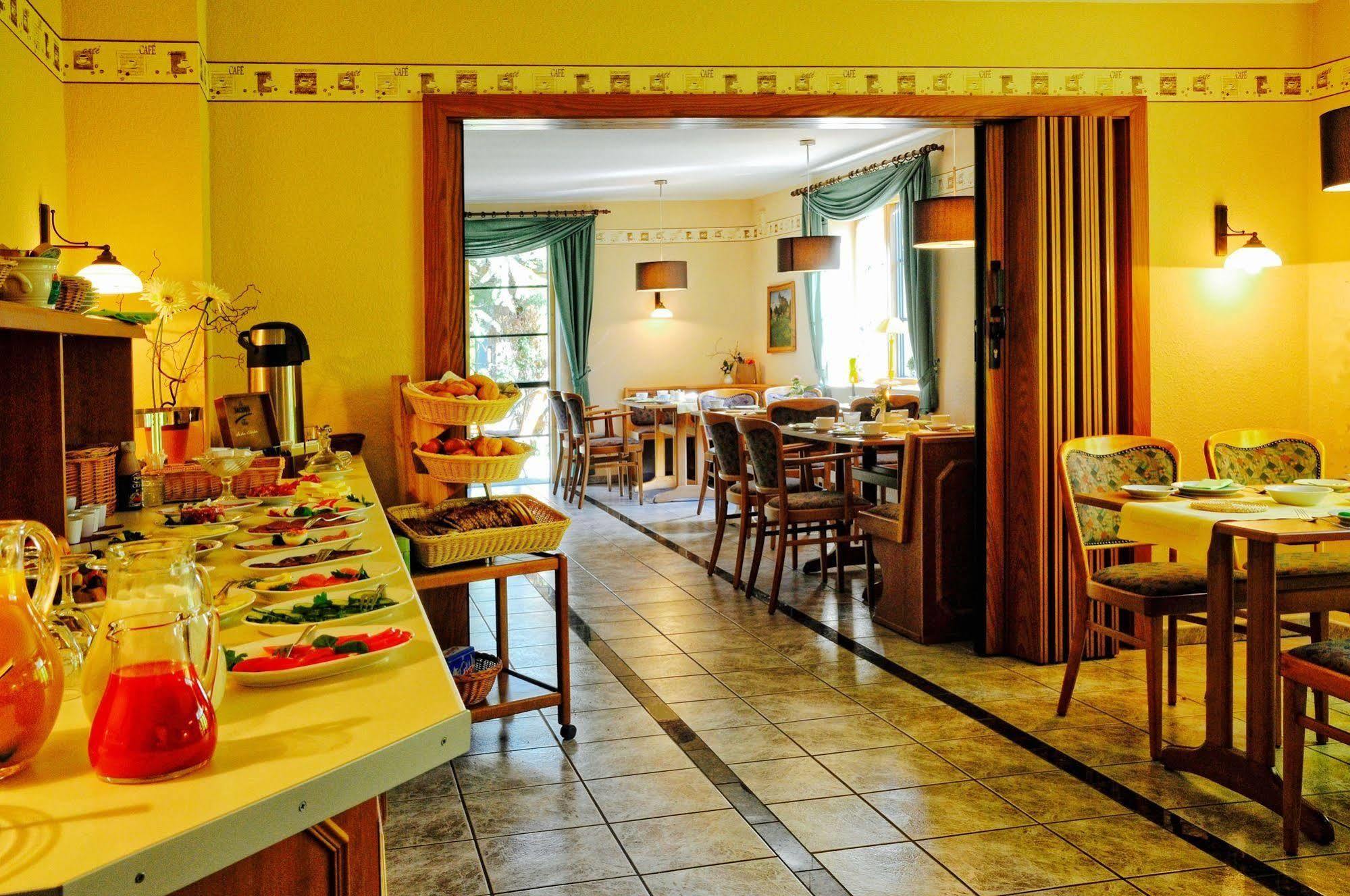 Hotel An Den Bleichen Щралзунд Екстериор снимка
